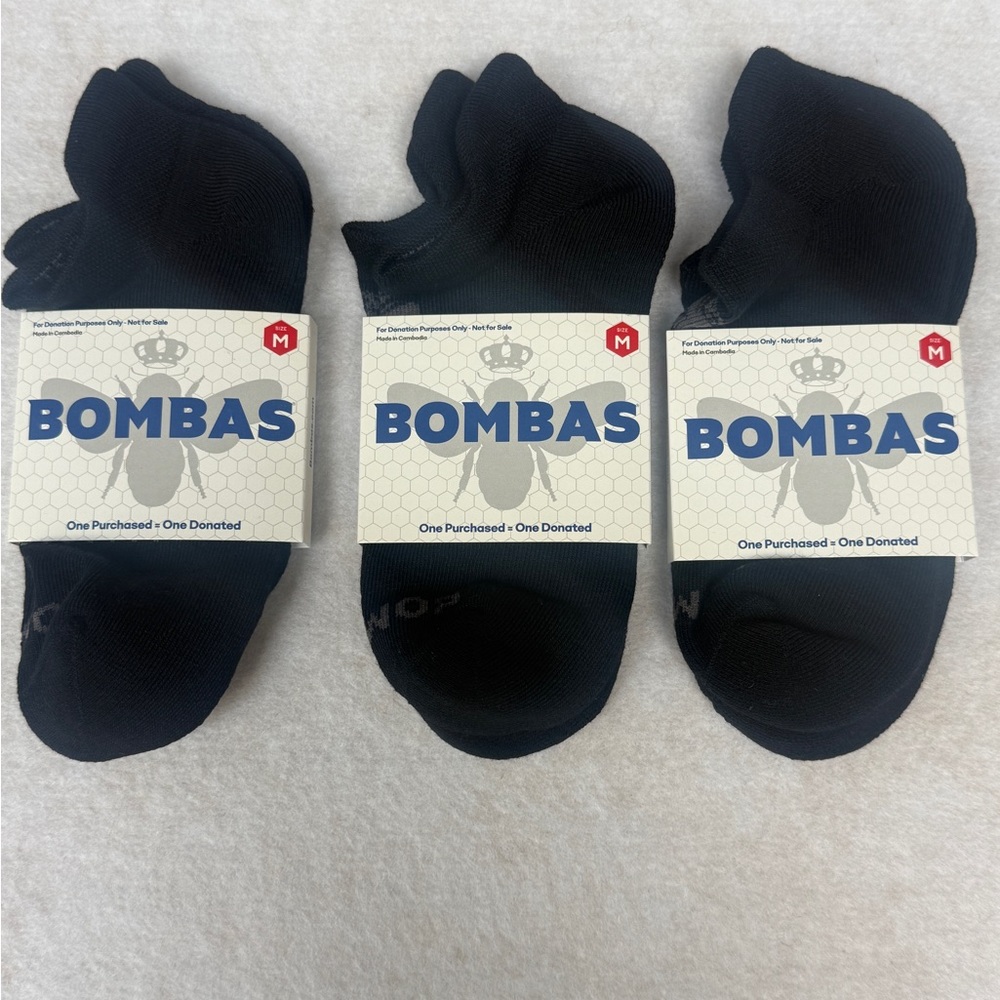 NWT Bombas unisex black medium Athletic Socks 3 pairs. Grab this deal.